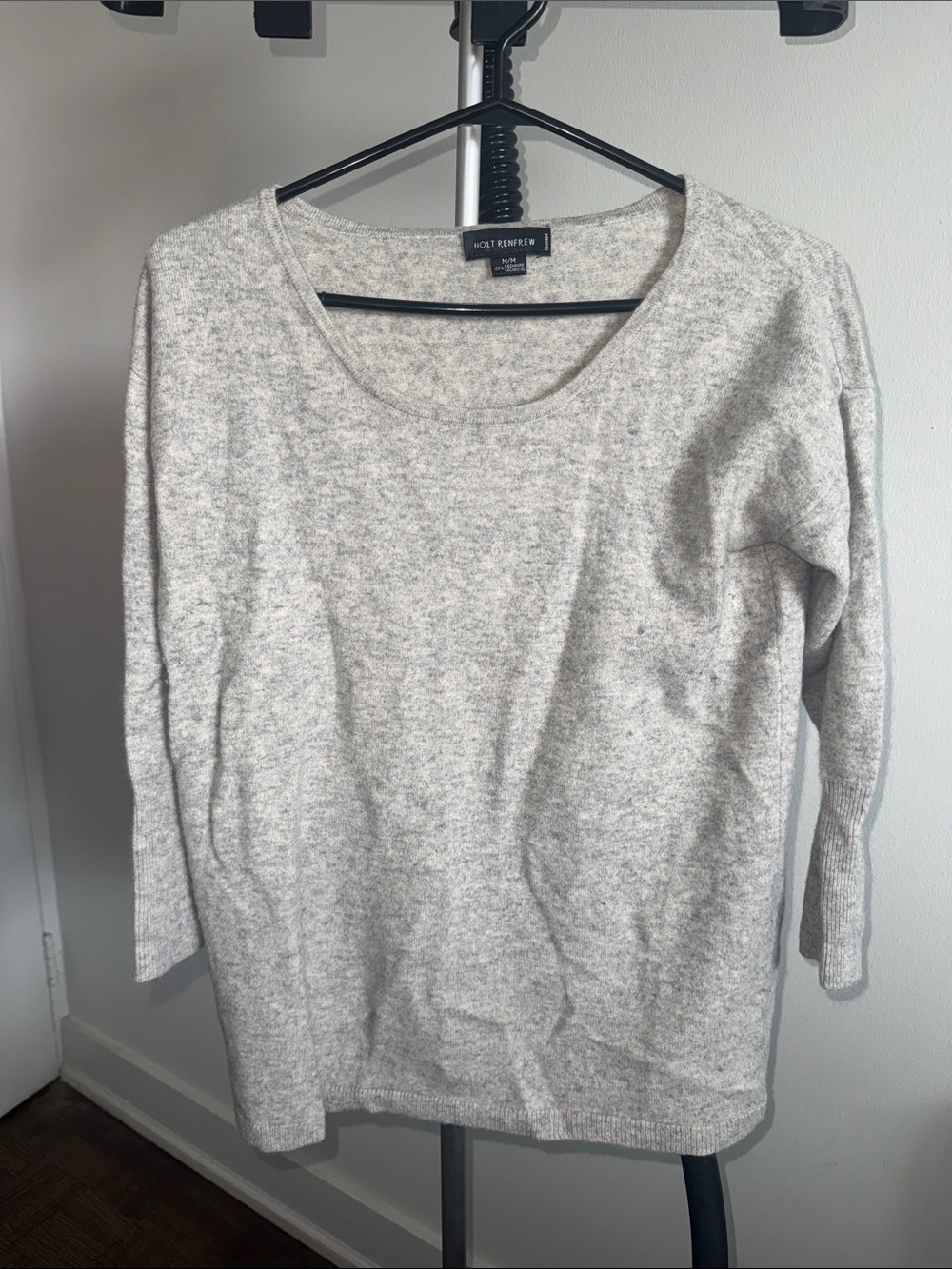 Holt Renfrew Light Gray 100% cashmere Scoop Neck Sweater
